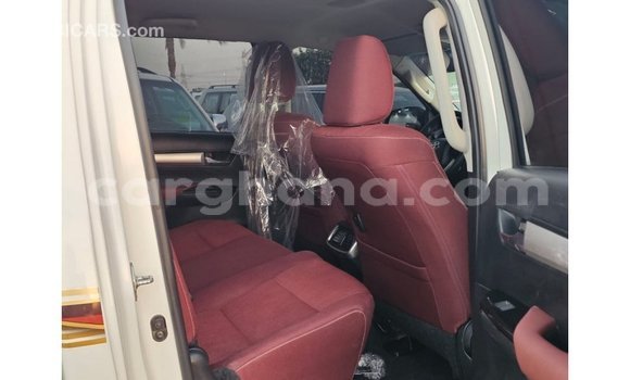 Ra Imported Toyota Hilux funfun Ọkọ̀ in Import - Dubai ni Ashanti Ra Imported Toyota Hilux funfun Ọkọ̀ in Import - Dubai ni Ashanti