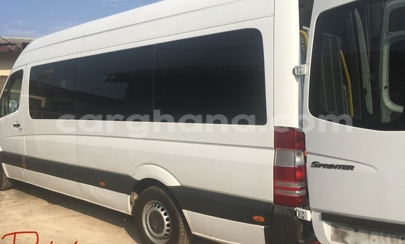 Sayi Na hannu Mercedes‒Benz Sprinter White Babbar mota in Accra a Greater Accra Sayi Na hannu Mercedes‒Benz Sprinter White Babbar mota in Accra a Greater Accra