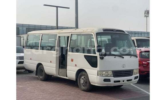 Ra Imported Toyota Coaster funfun Ọkọ̀ in Import - Dubai ni Ashanti Ra Imported Toyota Coaster funfun Ọkọ̀ in Import - Dubai ni Ashanti