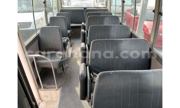 Ra Imported Toyota Coaster funfun Ọkọ̀ in Import - Dubai ni Ashanti Ra Imported Toyota Coaster funfun Ọkọ̀ in Import - Dubai ni Ashanti