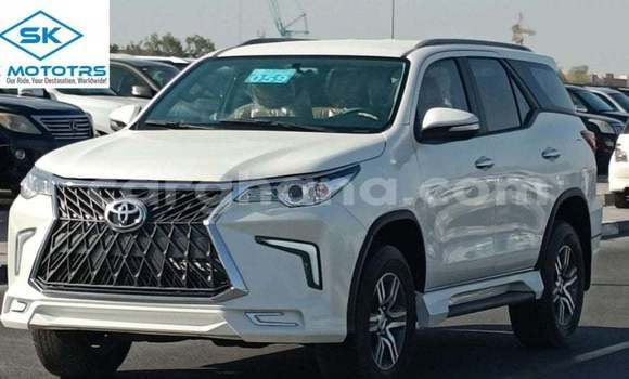 Sayi Imported Toyota Fortuner White Mota in Import - Dubai a Ashanti Sayi Imported Toyota Fortuner White Mota in Import - Dubai a Ashanti
