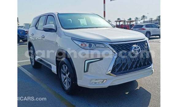 Sayi Imported Toyota Fortuner White Mota in Import - Dubai a Ashanti Sayi Imported Toyota Fortuner White Mota in Import - Dubai a Ashanti
