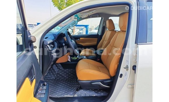 Sayi Imported Toyota Fortuner White Mota in Import - Dubai a Ashanti Sayi Imported Toyota Fortuner White Mota in Import - Dubai a Ashanti