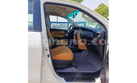 Sayi Imported Toyota Fortuner White Mota in Import - Dubai a Ashanti Sayi Imported Toyota Fortuner White Mota in Import - Dubai a Ashanti