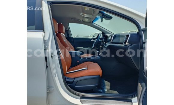 Ra Imported Kia Sportage funfun Ọkọ̀ in Import - Dubai ni Ashanti Ra Imported Kia Sportage funfun Ọkọ̀ in Import - Dubai ni Ashanti