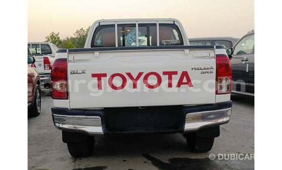 Ra Imported Toyota Hilux funfun Ọkọ̀ in Import - Dubai ni Ashanti Ra Imported Toyota Hilux funfun Ọkọ̀ in Import - Dubai ni Ashanti