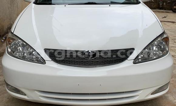 Ra Àlòkù Toyota Camry funfun Ọkọ̀ in Sekondi–Takoradi Metropolitan ni Oorun Ra Àlòkù Toyota Camry funfun Ọkọ̀ in Sekondi–Takoradi Metropolitan ni Oorun