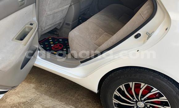 Ra Àlòkù Toyota Camry funfun Ọkọ̀ in Sekondi–Takoradi Metropolitan ni Oorun Ra Àlòkù Toyota Camry funfun Ọkọ̀ in Sekondi–Takoradi Metropolitan ni Oorun