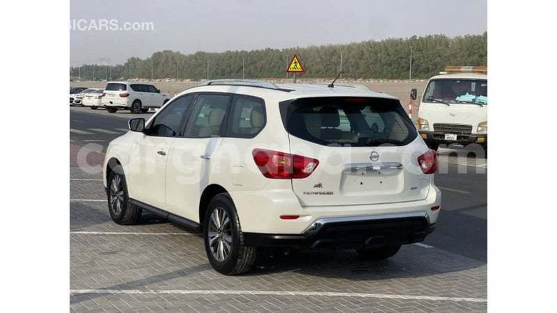 Big with watermark nissan pathfinder ashanti import dubai 56001