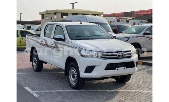 Ra Imported Toyota Hilux funfun Ọkọ̀ in Import - Dubai ni Ashanti Ra Imported Toyota Hilux funfun Ọkọ̀ in Import - Dubai ni Ashanti