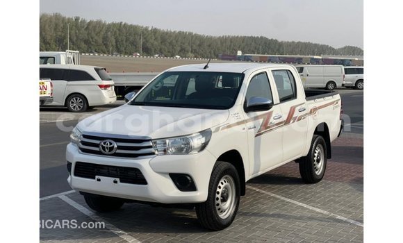 Ra Imported Toyota Hilux funfun Ọkọ̀ in Import - Dubai ni Ashanti Ra Imported Toyota Hilux funfun Ọkọ̀ in Import - Dubai ni Ashanti