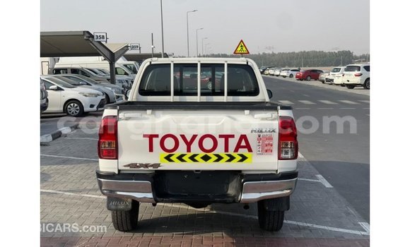 Ra Imported Toyota Hilux funfun Ọkọ̀ in Import - Dubai ni Ashanti Ra Imported Toyota Hilux funfun Ọkọ̀ in Import - Dubai ni Ashanti