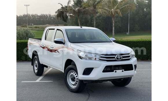 Ra Imported Toyota Hilux funfun Ọkọ̀ in Import - Dubai ni Ashanti Ra Imported Toyota Hilux funfun Ọkọ̀ in Import - Dubai ni Ashanti
