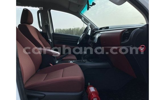 Ra Imported Toyota Hilux funfun Ọkọ̀ in Import - Dubai ni Ashanti Ra Imported Toyota Hilux funfun Ọkọ̀ in Import - Dubai ni Ashanti