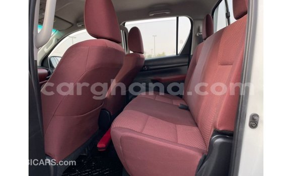 Ra Imported Toyota Hilux funfun Ọkọ̀ in Import - Dubai ni Ashanti Ra Imported Toyota Hilux funfun Ọkọ̀ in Import - Dubai ni Ashanti
