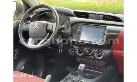 Ra Imported Toyota Hilux funfun Ọkọ̀ in Import - Dubai ni Ashanti Ra Imported Toyota Hilux funfun Ọkọ̀ in Import - Dubai ni Ashanti