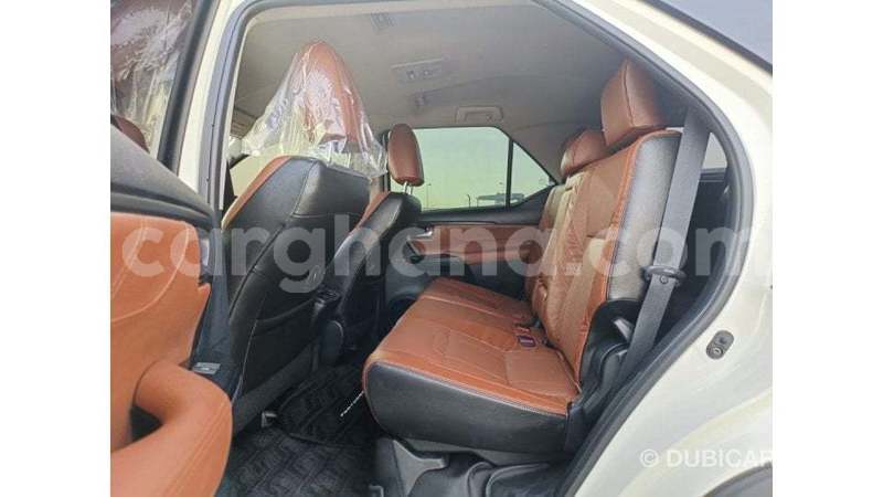 Big with watermark toyota fortuner ashanti import dubai 56006