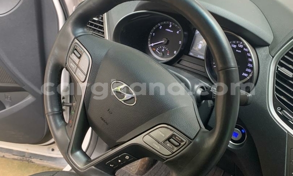 Buy Used Hyundai Santa Fe White Car in Accra in Greater Accra Buy Used Hyundai Santa Fe White Car in Accra in Greater Accra