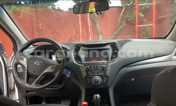 Buy Used Hyundai Santa Fe White Car in Accra in Greater Accra Buy Used Hyundai Santa Fe White Car in Accra in Greater Accra