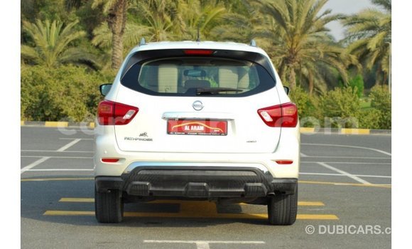 Ra Imported Nissan Pathfinder funfun Ọkọ̀ in Import - Dubai ni Ashanti Ra Imported Nissan Pathfinder funfun Ọkọ̀ in Import - Dubai ni Ashanti