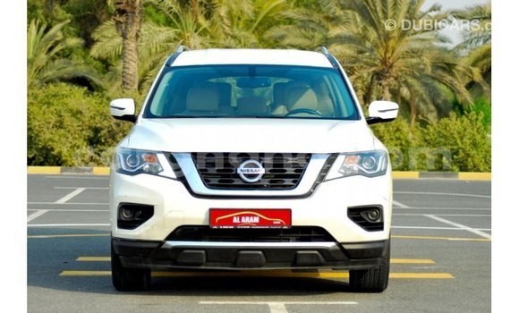 Sayi Imported Nissan Pathfinder White Mota in Import - Dubai a Ashanti Sayi Imported Nissan Pathfinder White Mota in Import - Dubai a Ashanti