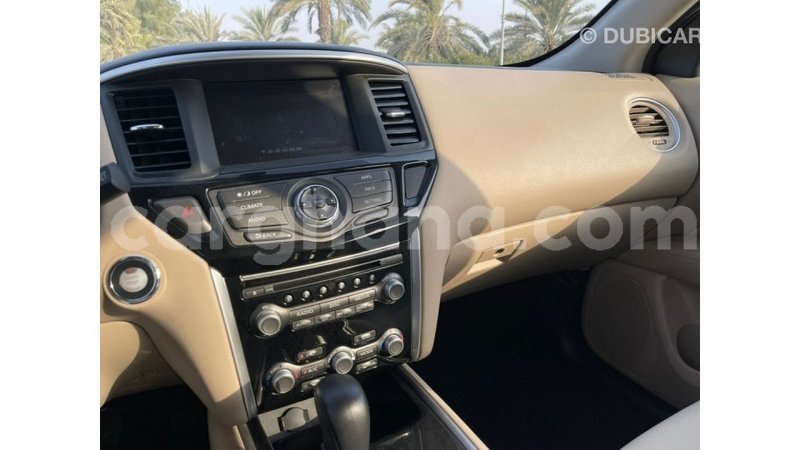 Big with watermark nissan pathfinder ashanti import dubai 56017