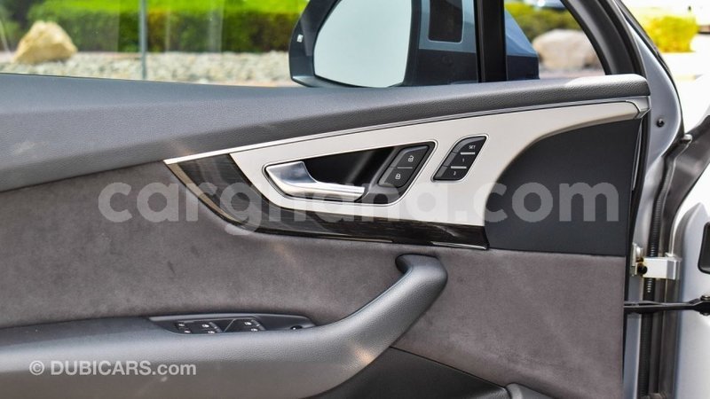 Big with watermark audi q7 ashanti import dubai 56025