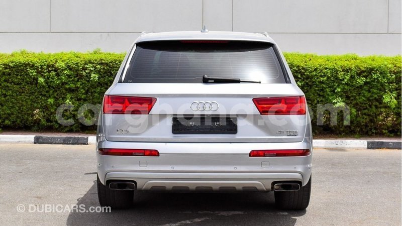 Big with watermark audi q7 ashanti import dubai 56025