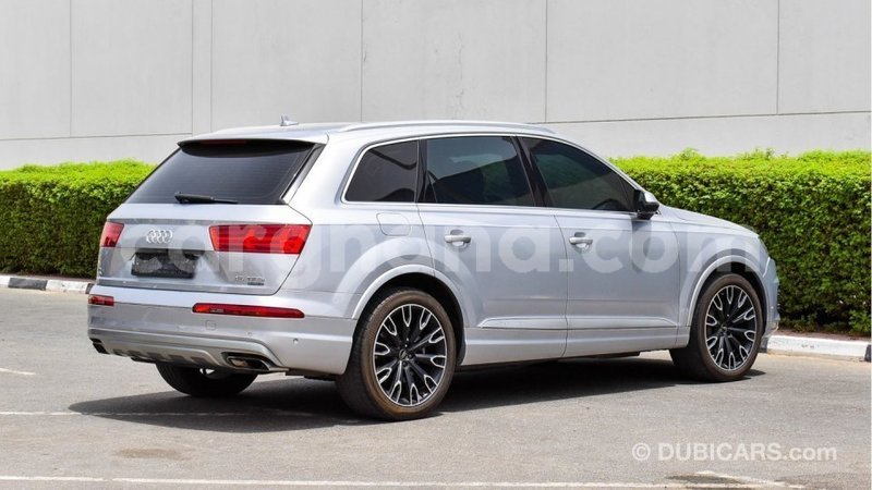 Big with watermark audi q7 ashanti import dubai 56025