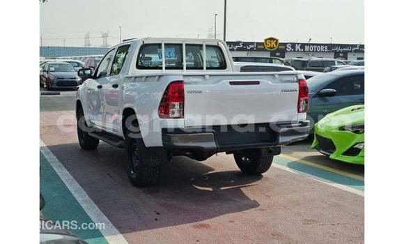 Ra Imported Toyota Hilux funfun Ọkọ̀ in Import - Dubai ni Ashanti Ra Imported Toyota Hilux funfun Ọkọ̀ in Import - Dubai ni Ashanti