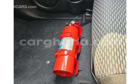 Ra Imported Toyota Hilux funfun Ọkọ̀ in Import - Dubai ni Ashanti Ra Imported Toyota Hilux funfun Ọkọ̀ in Import - Dubai ni Ashanti