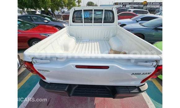 Ra Imported Toyota Hilux funfun Ọkọ̀ in Import - Dubai ni Ashanti Ra Imported Toyota Hilux funfun Ọkọ̀ in Import - Dubai ni Ashanti
