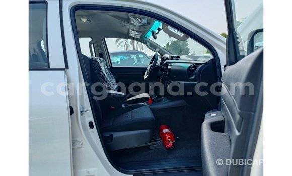 Buy Import Toyota Hilux White Car in Import - Dubai in Ashanti Buy Import Toyota Hilux White Car in Import - Dubai in Ashanti