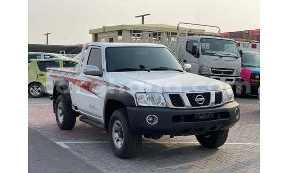 Buy Import Nissan Patrol White Car in Import - Dubai in Ashanti Buy Import Nissan Patrol White Car in Import - Dubai in Ashanti