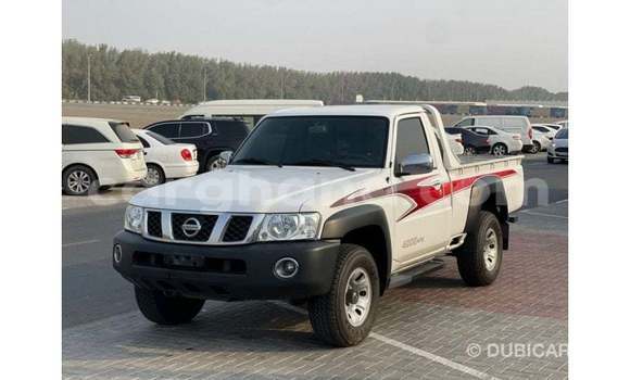 Buy Import Nissan Patrol White Car in Import - Dubai in Ashanti Buy Import Nissan Patrol White Car in Import - Dubai in Ashanti