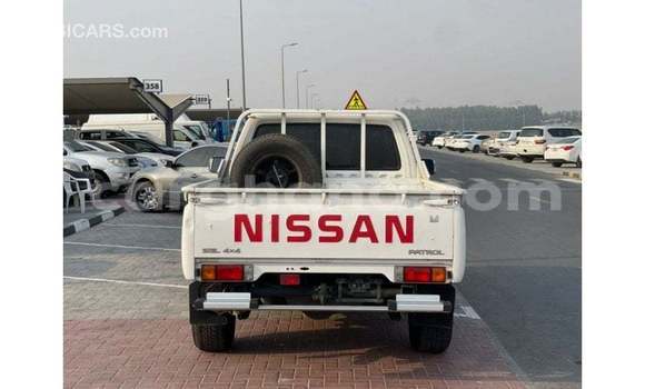Buy Import Nissan Patrol White Car in Import - Dubai in Ashanti Buy Import Nissan Patrol White Car in Import - Dubai in Ashanti