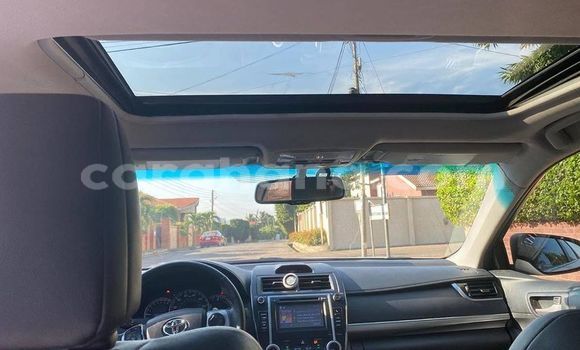 Sayi Na hannu Toyota Camry White Mota in Accra a Greater Accra Sayi Na hannu Toyota Camry White Mota in Accra a Greater Accra