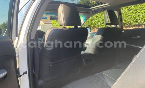 Sayi Na hannu Toyota Camry White Mota in Accra a Greater Accra Sayi Na hannu Toyota Camry White Mota in Accra a Greater Accra