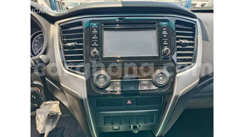 Big with watermark mitsubishi l200 ashanti import dubai 56057