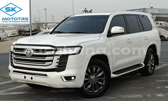 Sayi Imported Toyota IST White Mota in Import - Dubai a Ashanti Sayi Imported Toyota IST White Mota in Import - Dubai a Ashanti