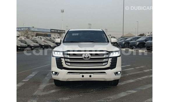 Sayi Imported Toyota IST White Mota in Import - Dubai a Ashanti Sayi Imported Toyota IST White Mota in Import - Dubai a Ashanti