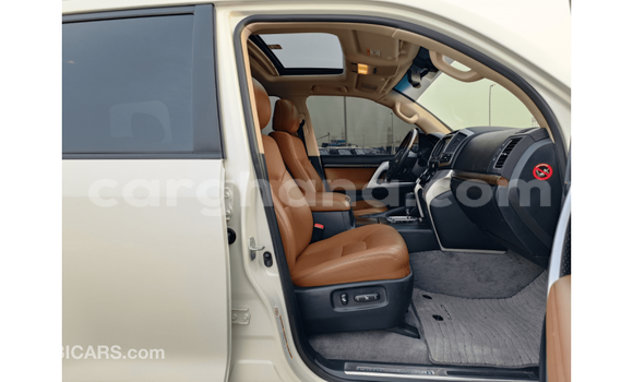 Sayi Imported Toyota IST White Mota in Import - Dubai a Ashanti Sayi Imported Toyota IST White Mota in Import - Dubai a Ashanti