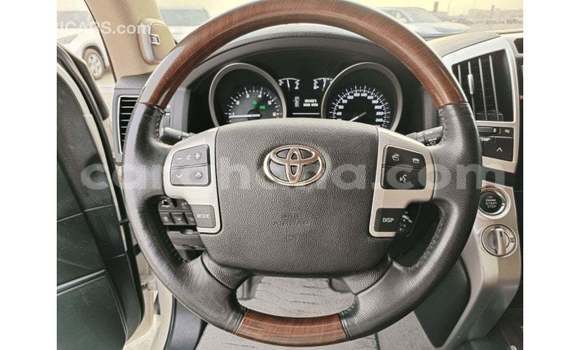 Sayi Imported Toyota IST White Mota in Import - Dubai a Ashanti Sayi Imported Toyota IST White Mota in Import - Dubai a Ashanti