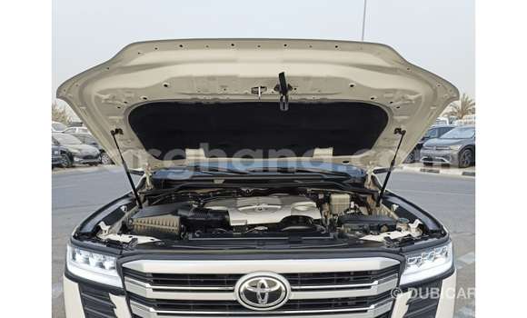 Sayi Imported Toyota IST White Mota in Import - Dubai a Ashanti Sayi Imported Toyota IST White Mota in Import - Dubai a Ashanti