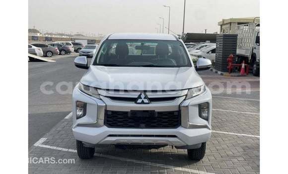 Ra Imported Mitsubishi L200 funfun Ọkọ̀ in Import - Dubai ni Ashanti Ra Imported Mitsubishi L200 funfun Ọkọ̀ in Import - Dubai ni Ashanti