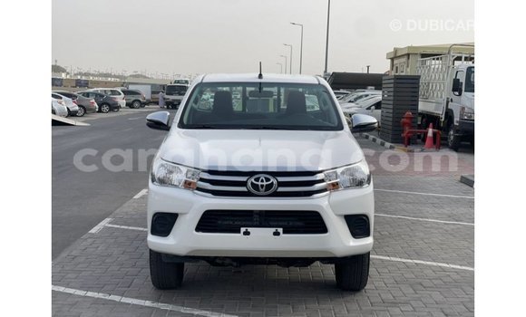 Sayi Imported Toyota Hilux White Mota in Import - Dubai a Ashanti Sayi Imported Toyota Hilux White Mota in Import - Dubai a Ashanti