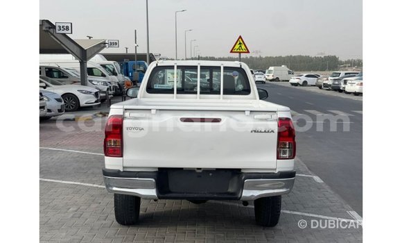 Sayi Imported Toyota Hilux White Mota in Import - Dubai a Ashanti Sayi Imported Toyota Hilux White Mota in Import - Dubai a Ashanti