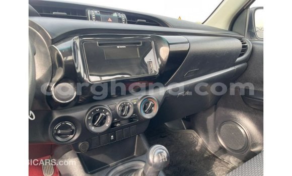 Sayi Imported Toyota Hilux White Mota in Import - Dubai a Ashanti Sayi Imported Toyota Hilux White Mota in Import - Dubai a Ashanti