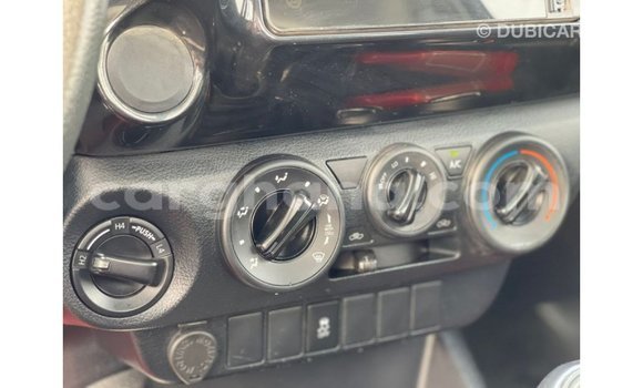 Sayi Imported Toyota Hilux White Mota in Import - Dubai a Ashanti Sayi Imported Toyota Hilux White Mota in Import - Dubai a Ashanti