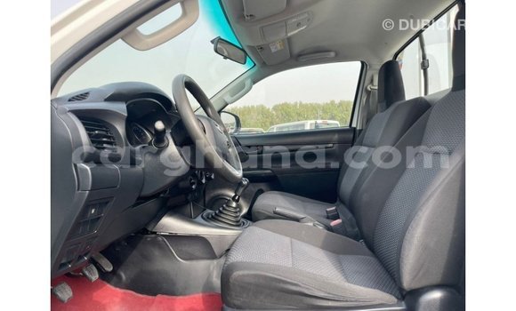 Sayi Imported Toyota Hilux White Mota in Import - Dubai a Ashanti Sayi Imported Toyota Hilux White Mota in Import - Dubai a Ashanti
